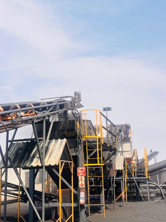 Screens, chutes and conveyors on the screening plant
